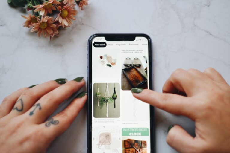 The Ultimate Guide to Sustainable Fashion Shopping Online