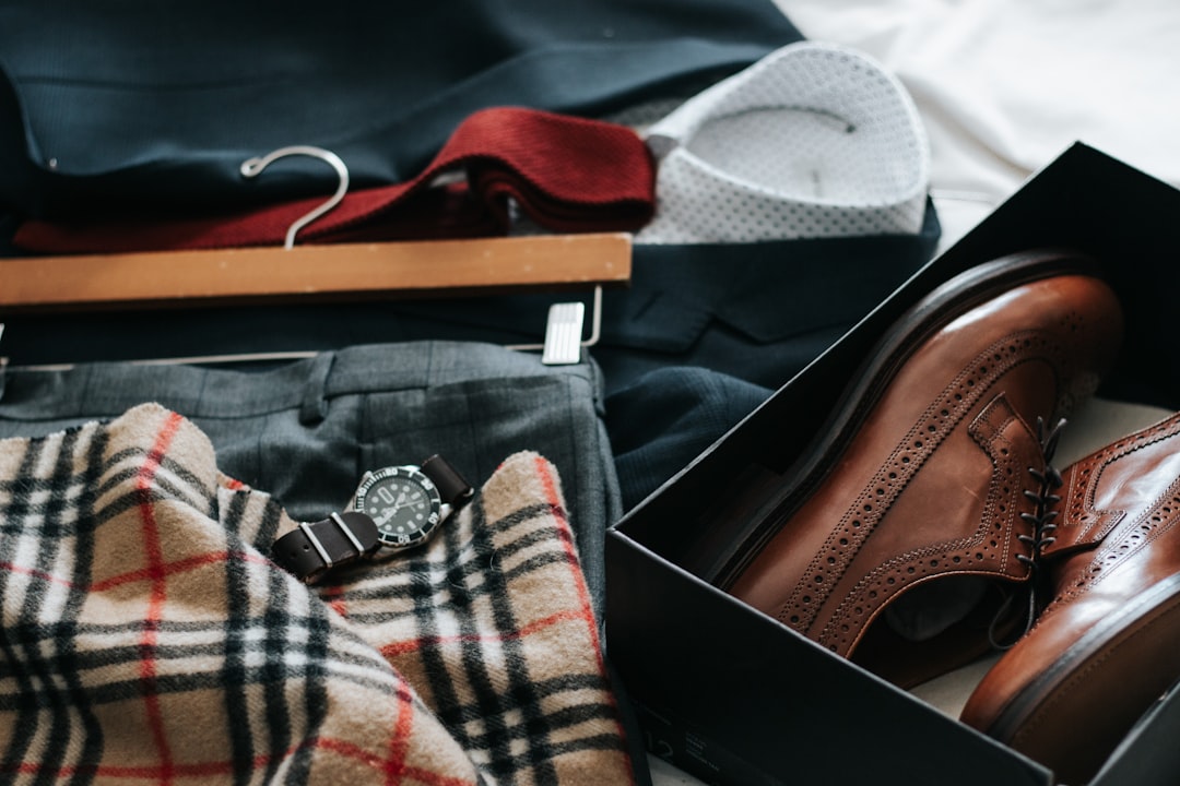 Fashion Tips for Building a Capsule Wardrobe with Chic Items Fashion Tips for Building a Capsule Wardrobe with Chic Items